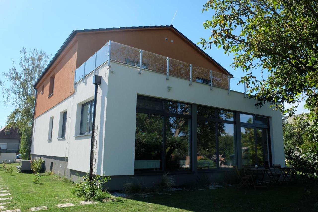 Penzion Pod Brezami** Nitra Bagian luar foto