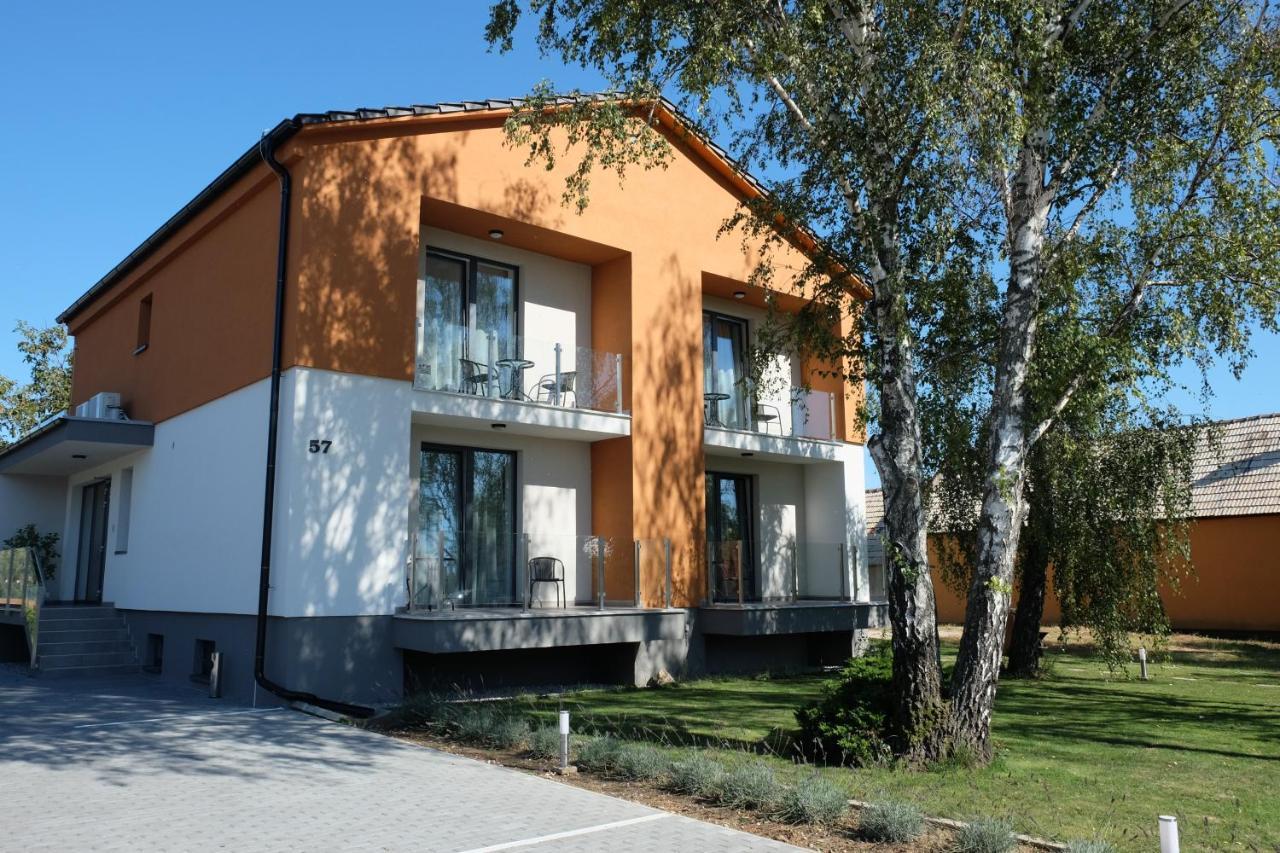 Penzion Pod Brezami** Nitra Bagian luar foto